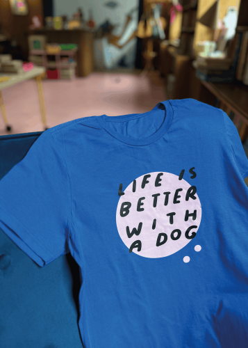 T-shirt - Women Up | Life is better with a dog